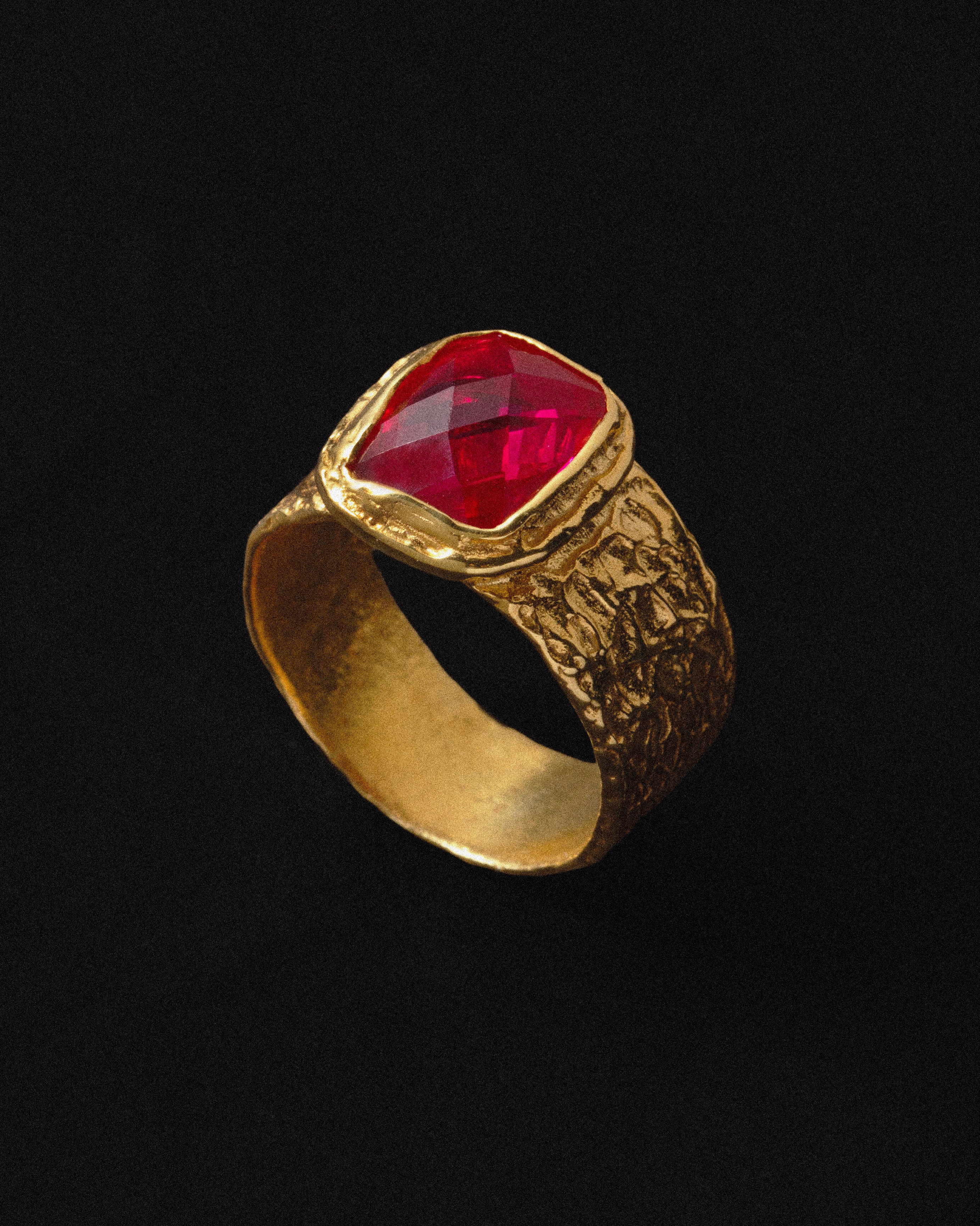 Gold Mia Fuchsia